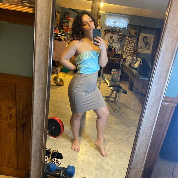 CUTE PENCIL SKIRT‼️ - Picture 3 of 3